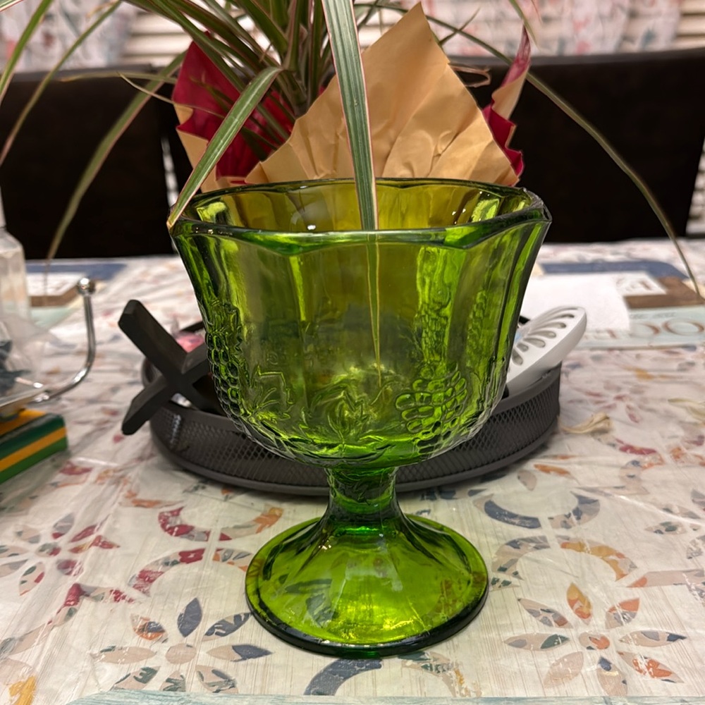 Vintage Indiana glass harvest grape candy dish